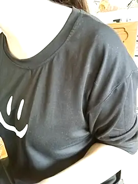 JasminePham online show from November 5, 2025, 12:58 am