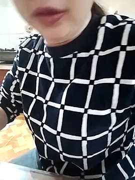 JasminePham online show from November 18, 2025, 12:48 am