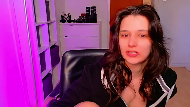 jenna-sxy19 online show from March 17, 2025, 6:21 pm