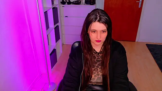 jenna-sxy19 online show from March 18, 2025, 5:23 pm