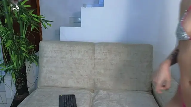 Snapshot of Lorenne_Miller chatting on September 25, 2025, 2:17 am Lorenne Miller online show from September 25, 2025, 2:17 am