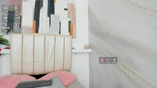 nataly velez online show from December 15, 2025, 3:29 pm