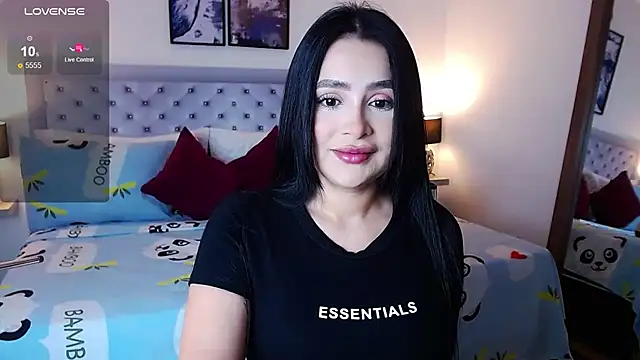 sarascottt online show from April 15, 2026, 2:43 pm