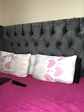 Anaelle24 online show from February 14, 2026, 6:46 am