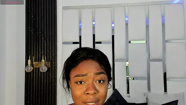 Snapshot of mia_schwarz chatting on December 14, 2024, 12:22 pm mia schwarz online show from December 14, 2024, 12:22 pm