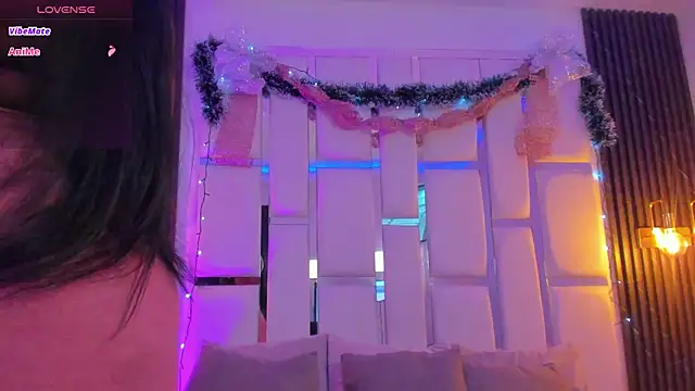 mia schwarz online show from December 4, 2025, 9:03 pm