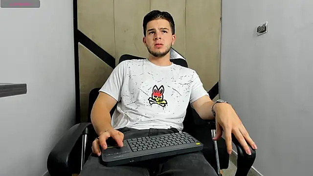 danielclarton1 online show from February 8, 2025, 6:54 am