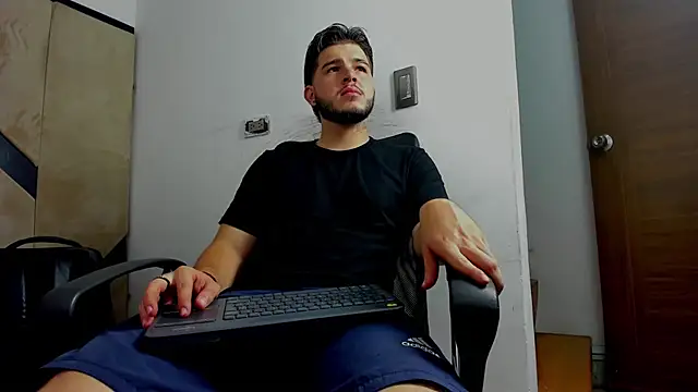 Snapshot of danielclarton1 chatting on October 10, 2025, 11:49 pm danielclarton1 online show from October 10, 2025, 11:49 pm