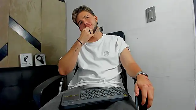 danielclarton1 online show from September 9, 2025, 2:21 am