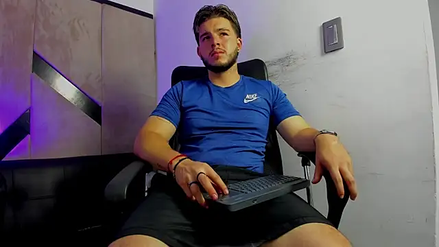 Snapshot of danielclarton1 chatting on September 23, 2025, 11:45 pm danielclarton1 online show from September 23, 2025, 11:45 pm