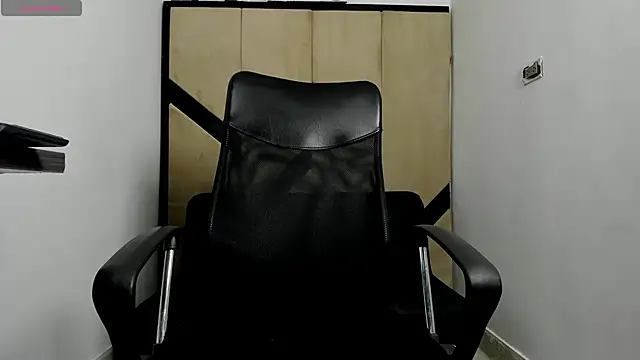 danielclarton1 online show from February 6, 2025, 2:44 am