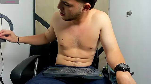 danielclarton1 online show from January 30, 2025, 6:35 am