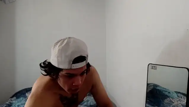 Snapshot of Xtrem3HARDxxx chatting on October 12, 2025, 2:40 pm Xtrem3HARDxxx online show from October 12, 2025, 2:40 pm