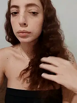 Snapshot of Sweet-diamondxxx chatting on February 7, 2025, 4:14 pm Sweet-diamondxxx online show from February 7, 2025, 4:14 pm