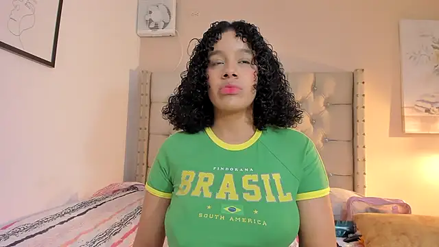 Snapshot of vanesasexyhot21 chatting on October 24, 2025, 1:48 am vanesasexyhot21 online show from October 24, 2025, 1:48 am