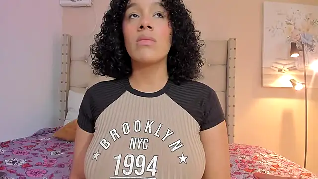 Snapshot of vanesasexyhot21 chatting on October 16, 2025, 2:31 am vanesasexyhot21 online show from October 16, 2025, 2:31 am