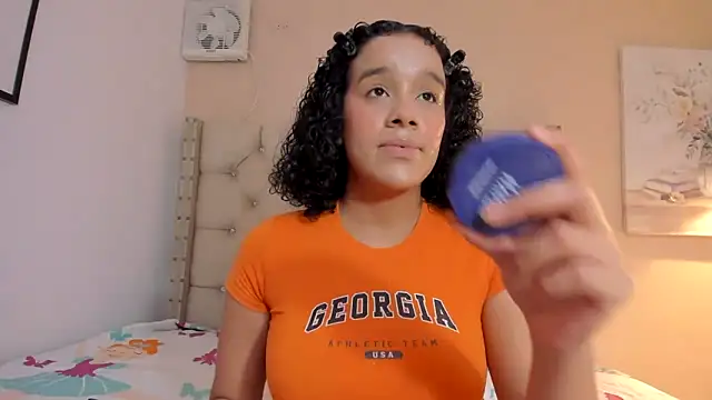 Snapshot of vanesasexyhot21 chatting on October 13, 2025, 2:35 am vanesasexyhot21 online show from October 13, 2025, 2:35 am