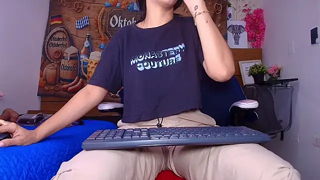 aisha sh online show from September 29, 2025, 12:00 pm