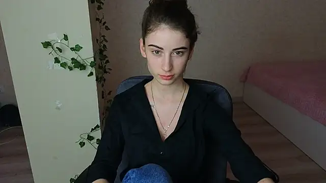LittleFreya9 online show from January 30, 2025, 3:40 pm