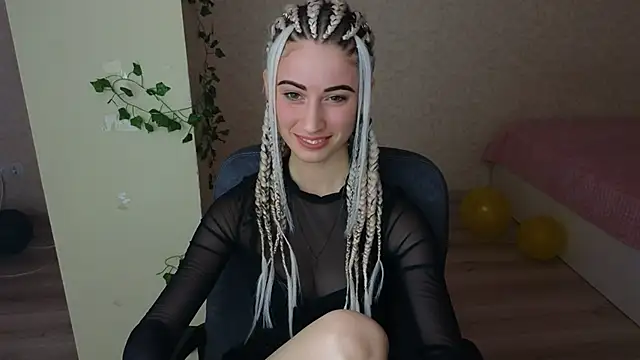 LittleFreya9 online show from February 3, 2025, 3:38 pm