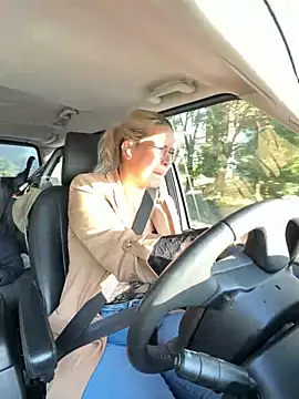 Snapshot of EmyLana chatting on October 19, 2025, 7:44 am EmyLana online show from October 19, 2025, 7:44 am