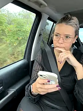 Snapshot of EmyLana chatting on October 23, 2025, 8:24 am EmyLana online show from October 23, 2025, 8:24 am