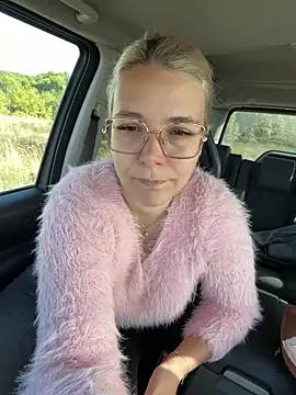 Snapshot of EmyLana chatting on September 27, 2025, 8:31 am EmyLana online show from September 27, 2025, 8:31 am