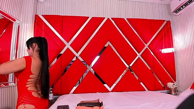 SusanCouper online show from October 4, 2025, 10:44 pm