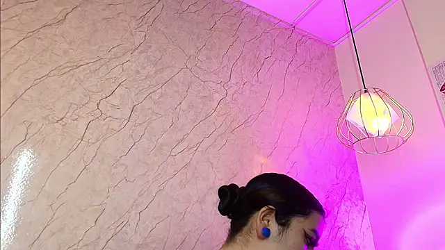 Snapshot of larissa01_ chatting on October 1, 2025, 3:33 am larissa01  online show from October 1, 2025, 3:33 am