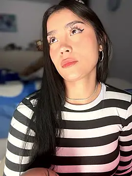 Snapshot of -Loren- chatting on January 10, 2026, 11:49 am -Loren- online show from January 10, 2026, 11:49 am