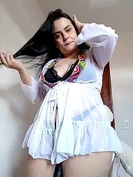 Im Amelia online show from February 19, 2025, 6:00 pm