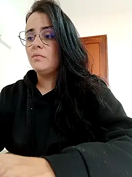 Im Amelia online show from February 15, 2025, 6:55 pm