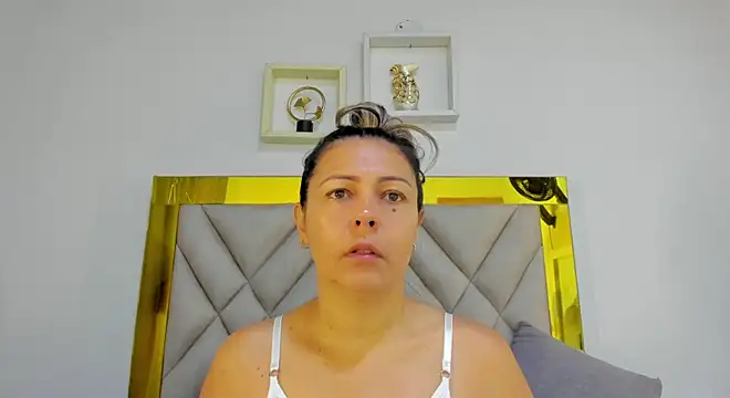 Snapshot of ariana-martins chatting on September 25, 2025, 3:12 am ariana-martins online show from September 25, 2025, 3:12 am