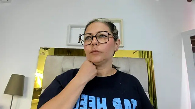 ariana-martins online show from February 11, 2025, 7:16 pm