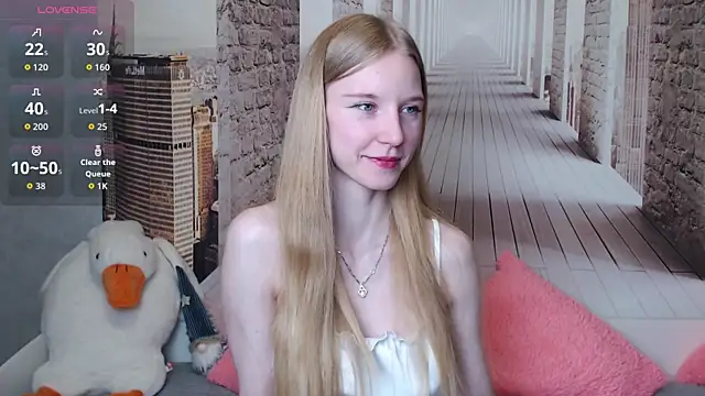 Snapshot of Cutieblondegirl chatting on April 2, 2026, 6:14 pm Cutieblondegirl online show from April 2, 2026, 6:14 pm