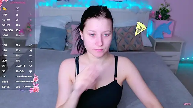 SarahStanley online show from March 13, 2025, 9:10 am