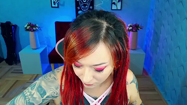 Snapshot of Miss-Tattoo chatting on January 18, 2025, 5:26 pm Miss-Tattoo online show from January 18, 2025, 5:26 pm