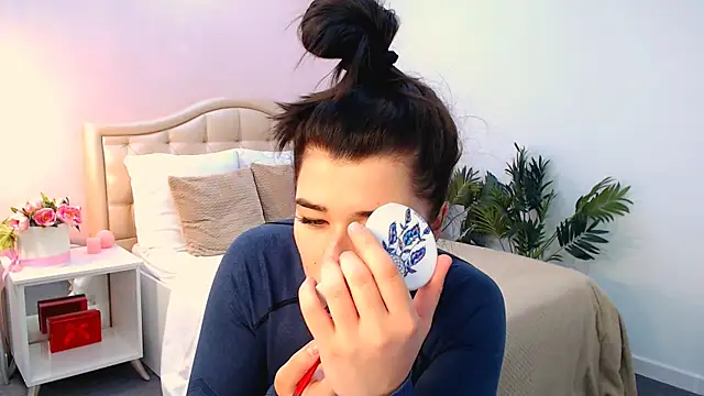 Snapshot of _Sun_Shy_ chatting on October 21, 2025, 10:14 am Sun Shy online show from October 21, 2025, 10:14 am