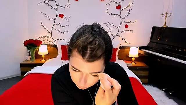 Snapshot of _Sun_Shy_ chatting on September 23, 2025, 9:16 am Sun Shy online show from September 23, 2025, 9:16 am