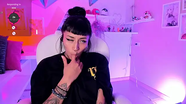 Valkiria ponce online show from November 27, 2025, 5:41 am