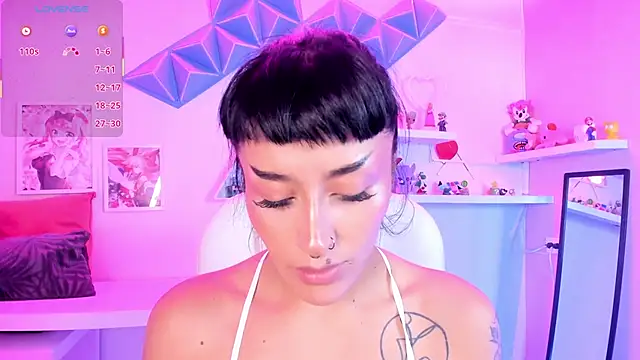 Valkiria ponce online show from April 17, 2026, 5:32 am