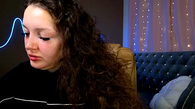 Snapshot of GloriNichols chatting on September 23, 2025, 5:25 am GloriNichols online show from September 23, 2025, 5:25 am