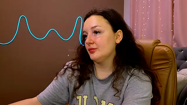 Snapshot of GloriNichols chatting on October 5, 2025, 7:21 am GloriNichols online show from October 5, 2025, 7:21 am