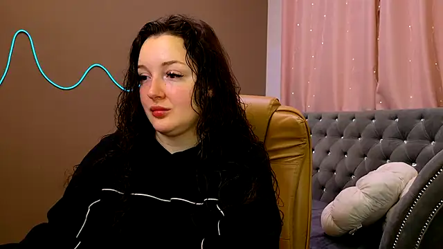 Snapshot of GloriNichols chatting on October 4, 2025, 3:41 am GloriNichols online show from October 4, 2025, 3:41 am