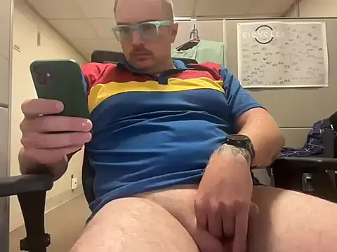 shanepuck33 online show from September 17, 2025, 7:05 pm