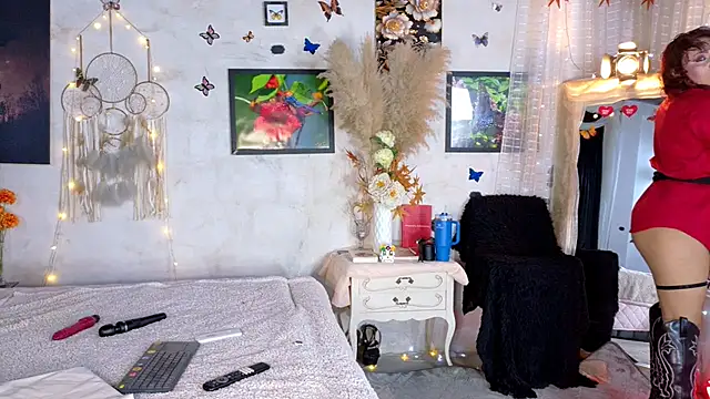 Kyara Queen online show from April 9, 2026, 6:03 pm