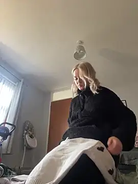 princess blondex online show from February 14, 2025, 3:05 pm