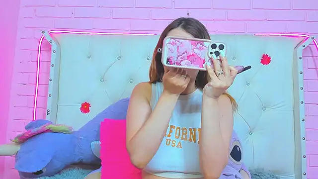 Melissa walker  online show from November 12, 2025, 11:47 am