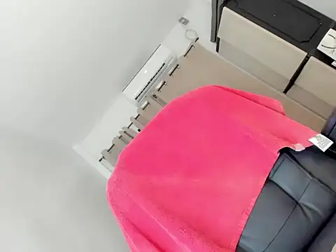 Snapshot of Selene14 chatting on October 7, 2025, 11:06 pm Selene14 online show from October 7, 2025, 11:06 pm