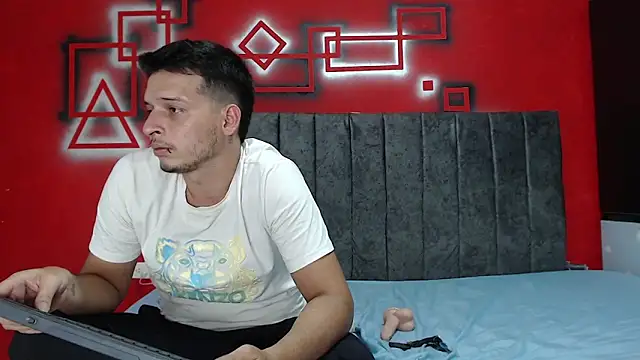 FerneyManti online show from November 17, 2025, 6:12 pm